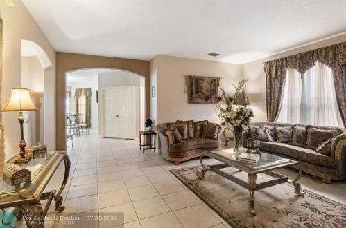6704 Hannah Cv, West Palm Beach, FL 33411-6434