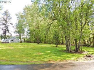 14532 Red Dirt Rd, Happy Valley, OR 97089-7258