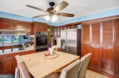 11 Carlisle St, Paradise Park, PA 17068-9617