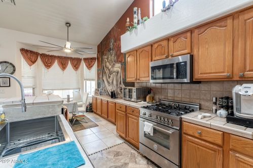 1064 Palomino Crk Dr, Gilbert AZ 85296-3727 exterior