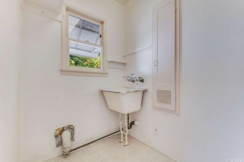 6139 Fidler Ave, Lakewood CA  90712-1256 exterior