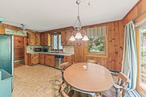 150 Ash St, West Bridgewater, MA 02379-1804