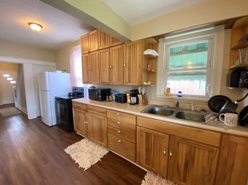 212 Montgomery Ave, New Castle, PA 16102-1472