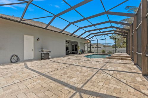 2052 Driftwood St, Fort Pierce, FL 34953-2157