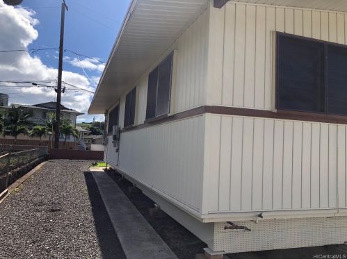 98364 Ponohale St, Aiea, HI 96701-2111