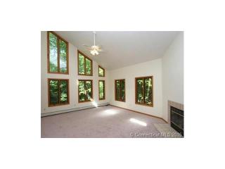 28 Briarwood Dr, Winsted CT  06063-1101 exterior