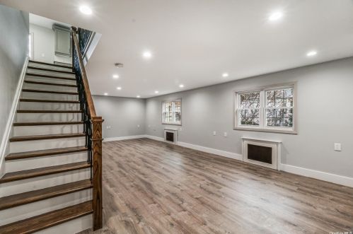 25 Stonelea Pl, New Rochelle NY  10801-4506 exterior