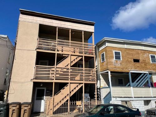102 Virgil St, Stamford CT  06902-4768 exterior