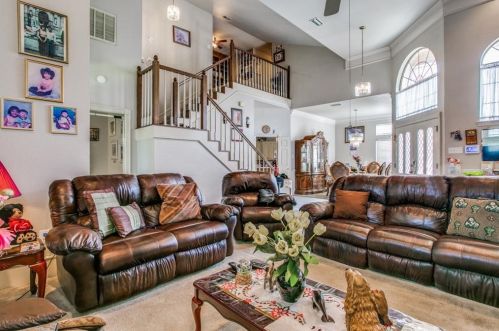 1421 Carver Ln, Irving, TX 75061-3960