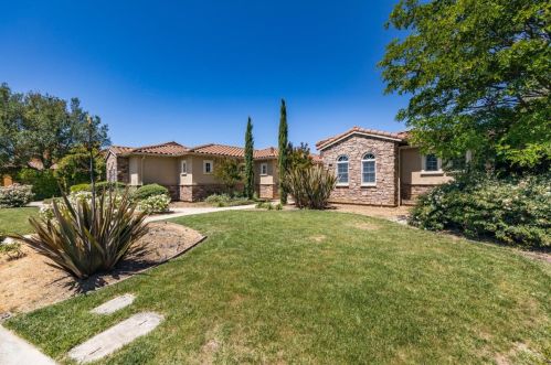 1967 Shafer Ave, Morgan Hill, CA 95037-7212