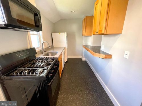 4233 Boone St, Philadelphia PA 19128-5003 exterior