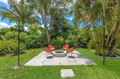 740 Orchid Dr, Naples FL  34102-5015 exterior