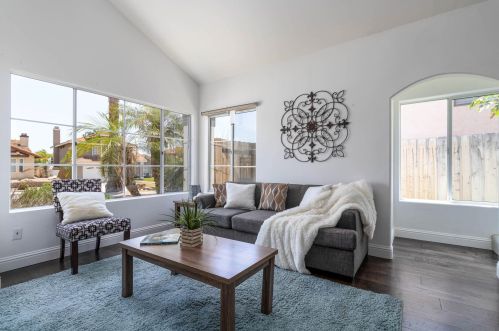 8886 La Cartera St, San Diego CA 92129-3310 exterior