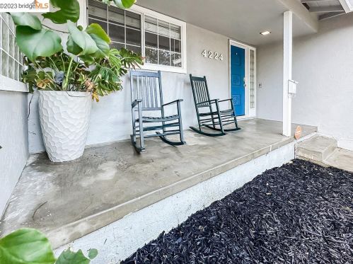 4224 Scenic Ave, West Pittsburg CA  94565-6036 exterior