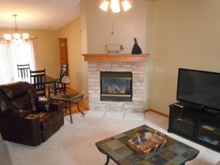 419 Jewel St, Juneau, WI 53039-9653