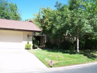 5597 El Adobe Dr, Fresno, CA 93711-2373