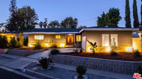 16817 Albers St, Van Nuys, CA 91436-1001