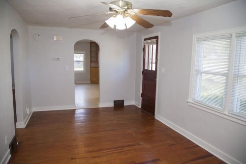 325 Washington St, Dodgeville WI  53533-1033 exterior