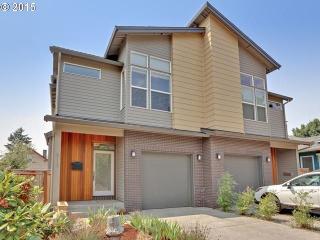 913 63rd Ave, Portland, OR 97213-4339