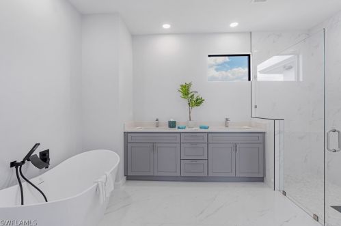 301 15th Ter, Cape Coral FL  33909-1239 exterior