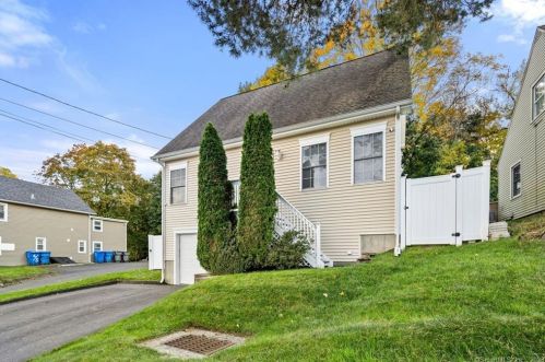 15 Street Ext, Bristol, CT 06010-6264