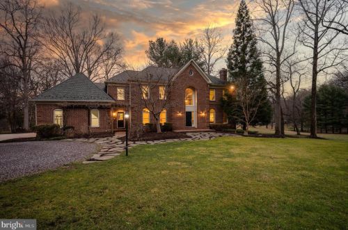 281 Golden Woods Ct, Great Falls VA  22066-4152 exterior