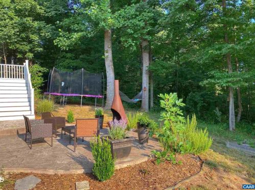 505 Jonna St, Crozet, VA 22932-9376