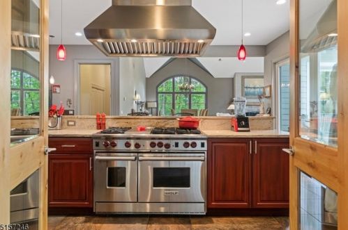 37 Van Lieus Rd, East Amwell Township NJ  08551-1314 exterior