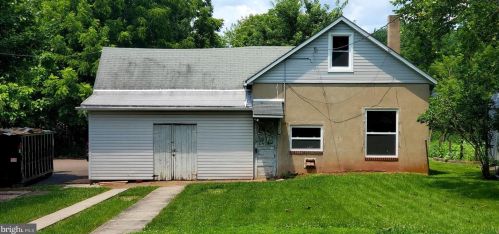 265 Maple Ave, Harleysville PA  19438-1742 exterior