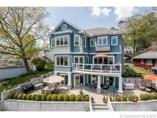 111 Lakemere Dr, Southbury CT  06488-2566 exterior