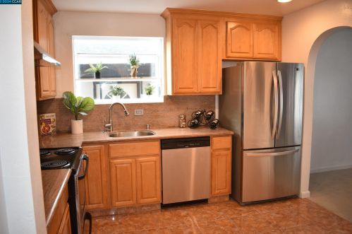 295 Alta Vista Way, Daly City CA  94014-1405 exterior