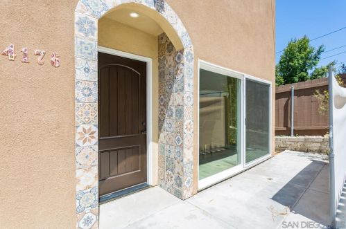 4176 Hamilton St, San Diego, CA 92104-1719