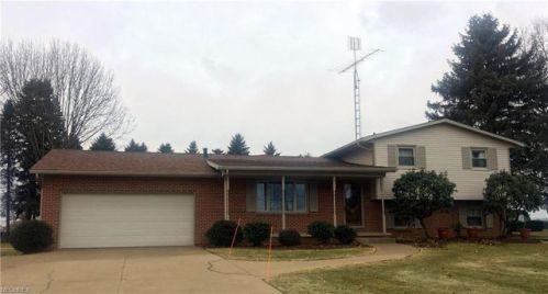 7382 Cheryl Ln, Massillon, OH 44646-1116