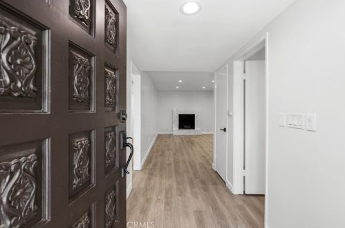 6747 Blewett Ave, Van Nuys CA  91406-6014 exterior