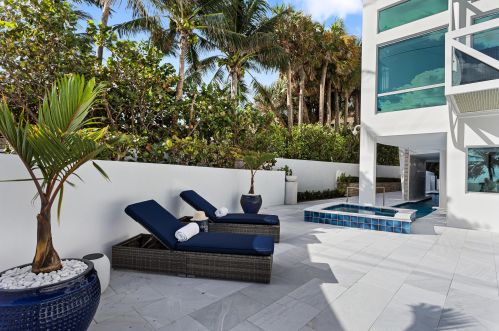 602 Ocean Blvd, Delray Beach FL  33483-7214 exterior