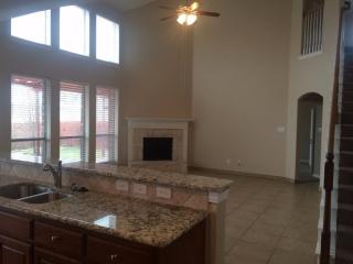 309 Tioga St, Burleson TX  76028-8195 exterior