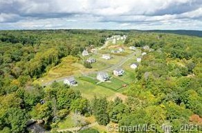 23 Skyline Dr, East Hampton, CT 06424-1483