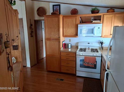 5518 Box R St, Tucson AZ  85713-6328 exterior