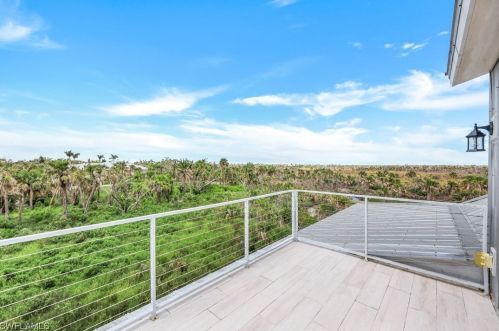 4150 Dingman Dr, Sanibel FL 33957-5107 exterior