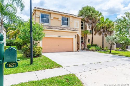 16271 49th Ct, Hollywood, FL 33027-4944