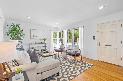 330 Pomona Ave, Long Beach, CA 90803-1940