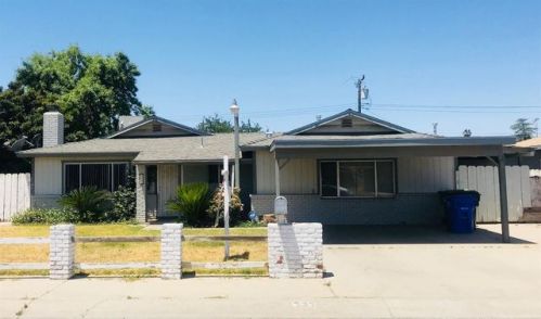 321 Balmayne St, Porterville, CA 93257-2608
