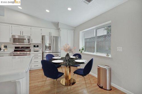 3889 Oak Grove Ct, Oakley CA  94561-4218 exterior