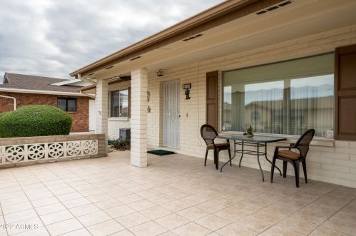 8319 Lakeview Ave, Mesa, AZ 85209-5148