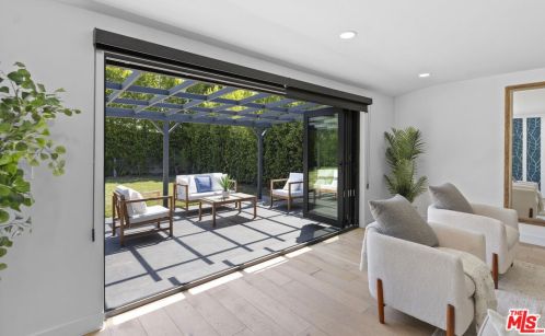 5254 Buffalo Ave, Van Nuys CA  91401-5929 exterior