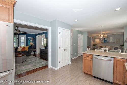 9 Maxim Ct, Jackson Twp NJ 08527-3893 exterior