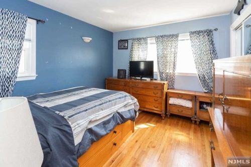 552 Princeton St, N Milford NJ  07646-2015 exterior