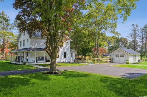 3400 Youngs Ave, Southold, NY 11971-1621