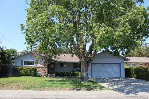 710 D St, Liberty Farms, CA 95620-3129