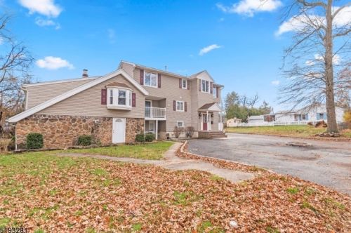 11 Poplar St, Lincoln Park, NJ 07035-2417